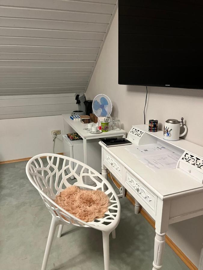 Zimmer Zum Wohlfuehlen Eching  Exterior foto